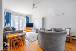 Lounge- click for photo gallery